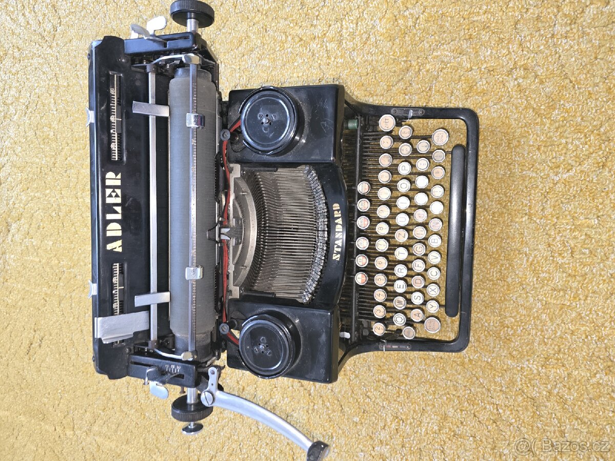 Mechanický psací stroj ADLER STANDARD