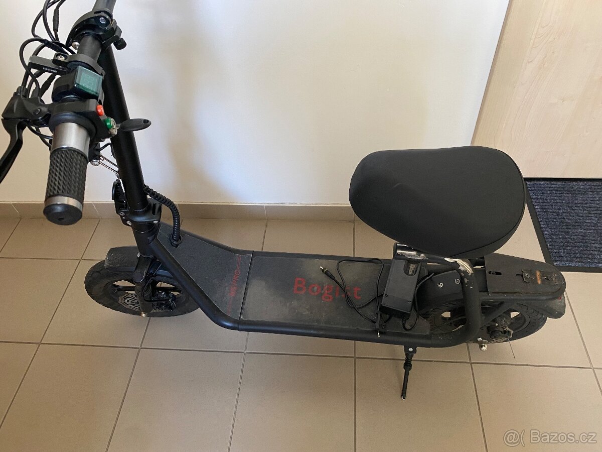 Elektrická koloběžka Bogist M5 Pro - k opravě/na díly