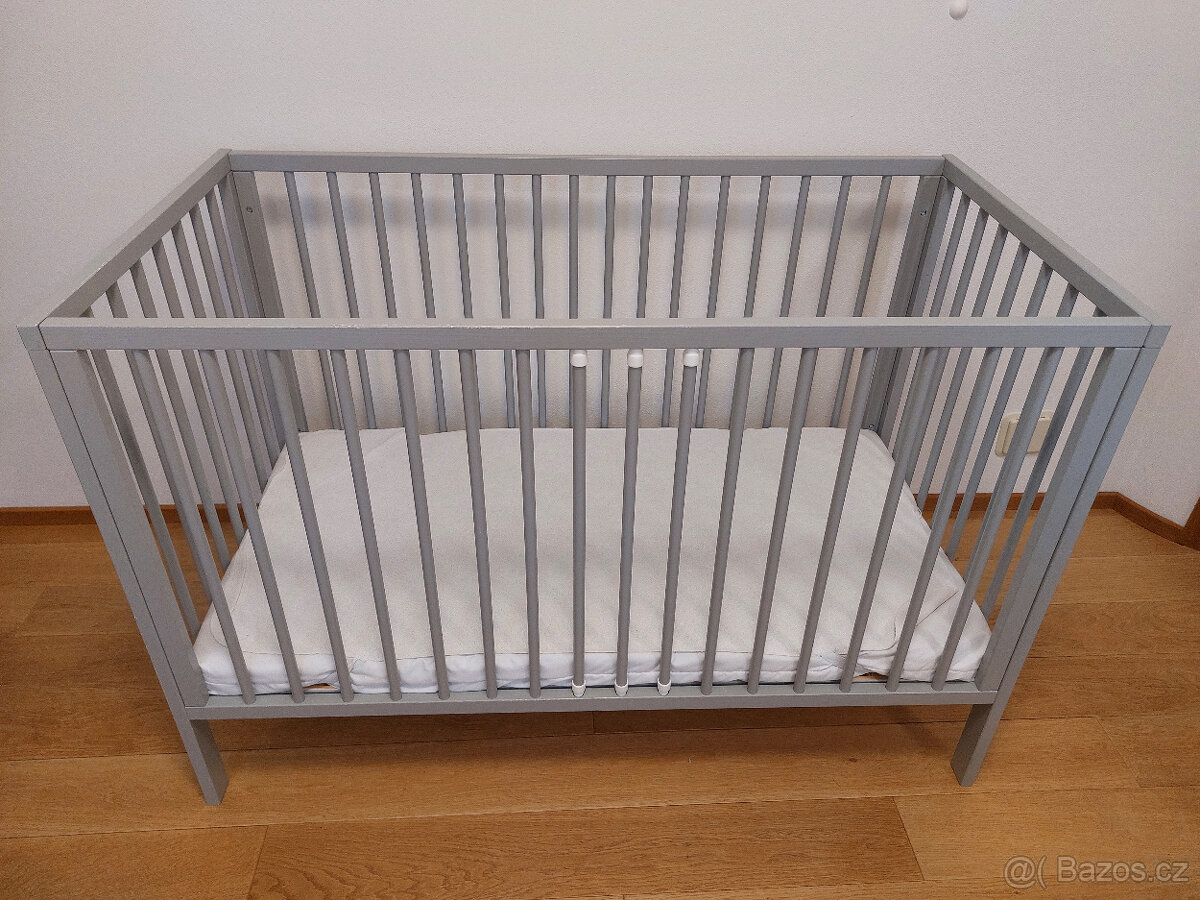 postýlka Klupś + matrace + chránič
