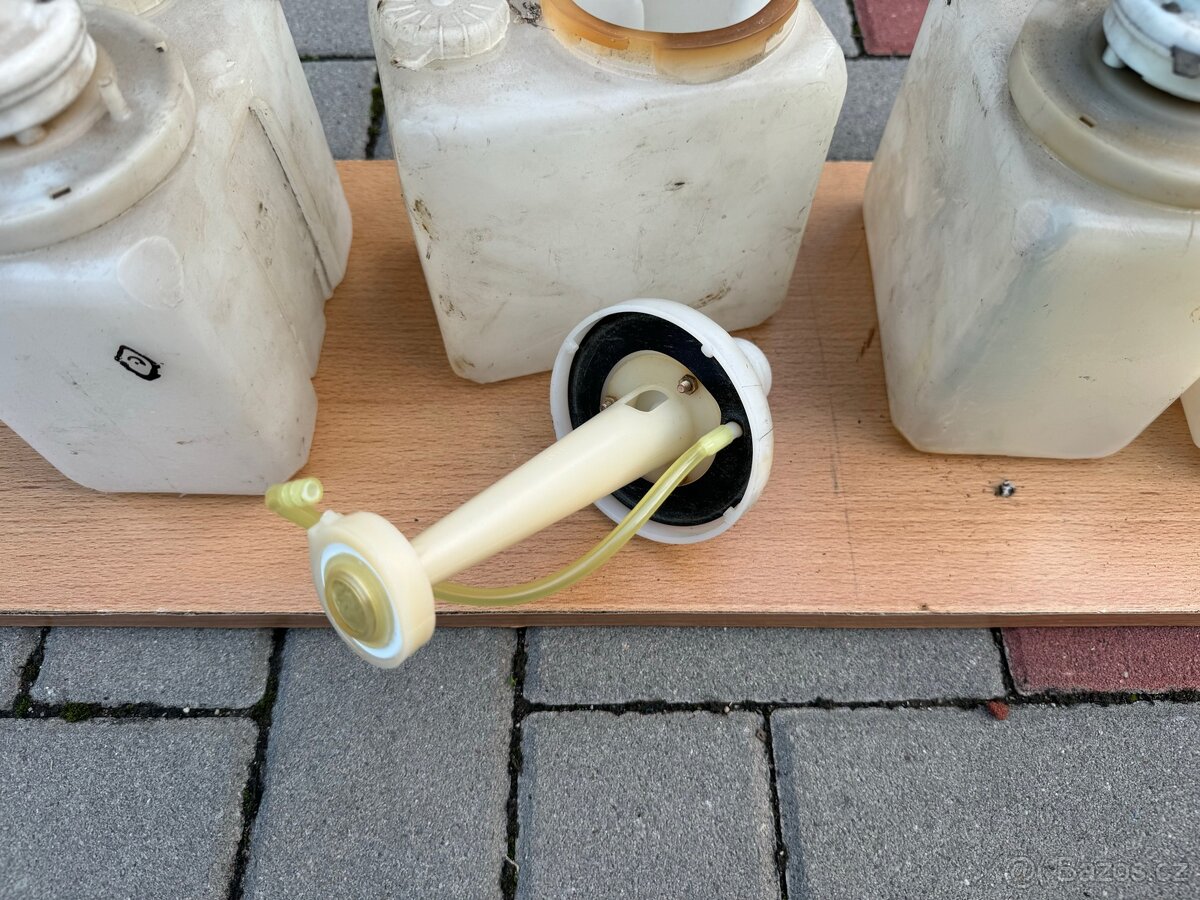 Volha Gaz 2410, Vaz Lada, nadobka s motorkem