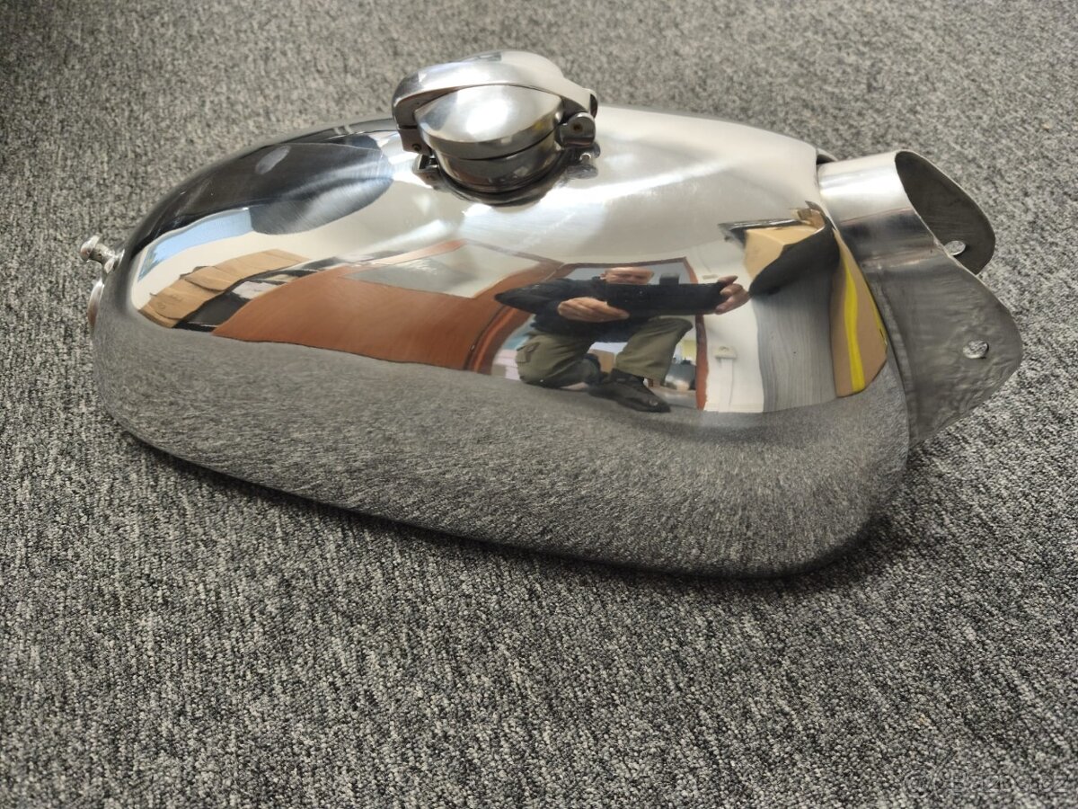 PALIVOVÁ NÁDRŽ Z HLINÍKU TRIAL 3,8L s leteckým uzávěrem