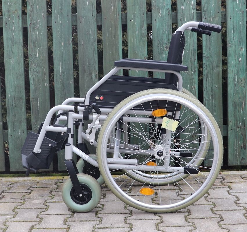 001-Mechanický invalidní vozík B+B.