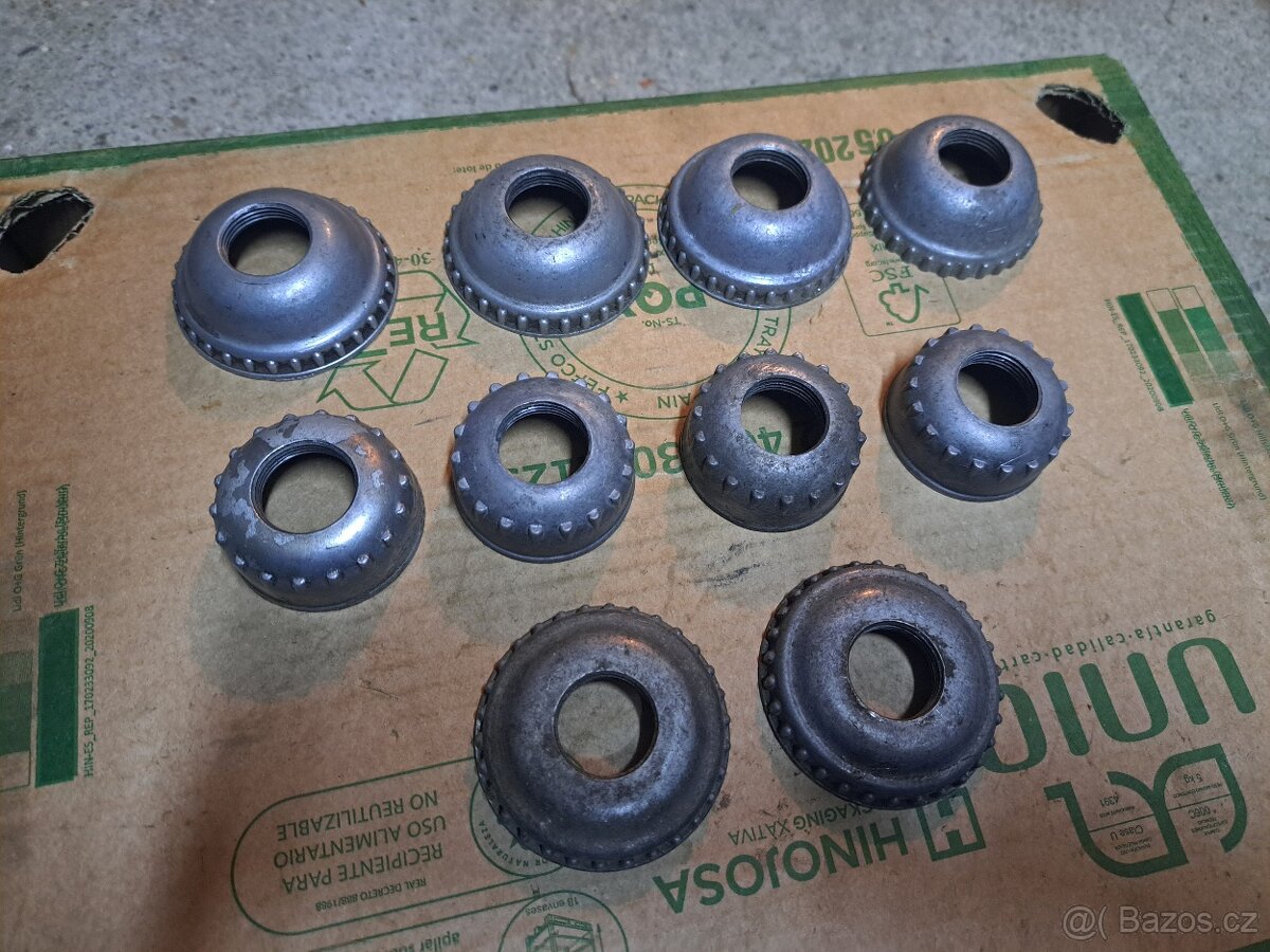 Jawa CZ - matice matka krytu karburátoru