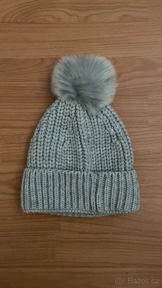 Čepice šedá
