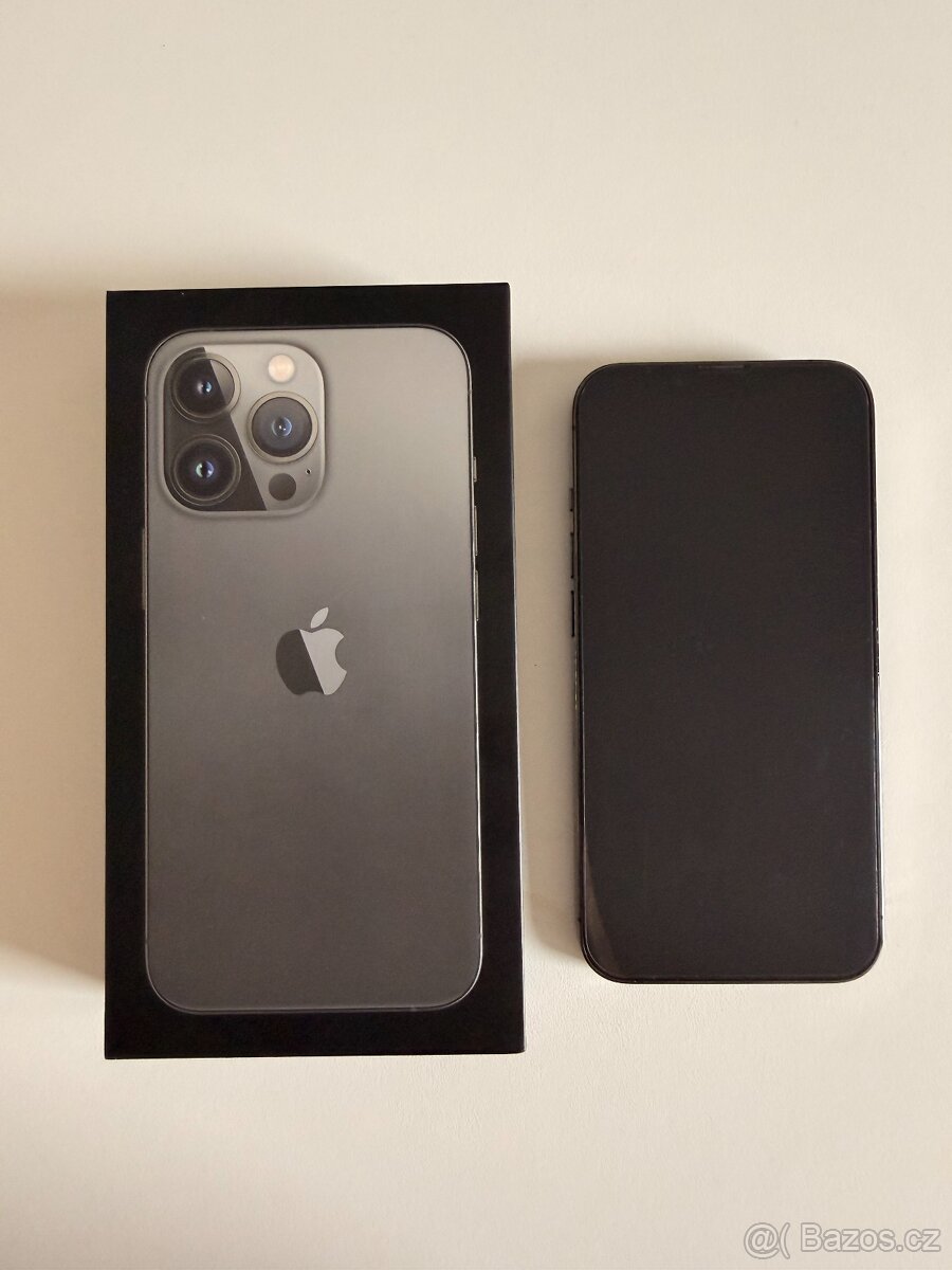 iPhone 13 Pro 128 GB Graphite – TOP stav + příslušenství