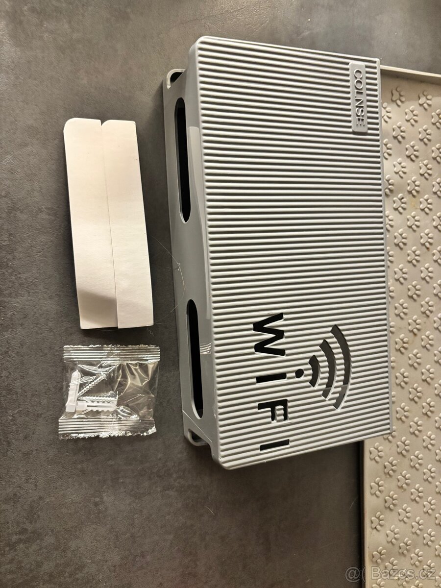 Držák na wifi, černý, šedý