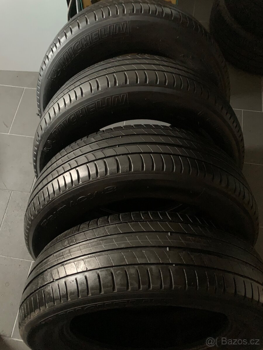 Letní pneu 215/65r17