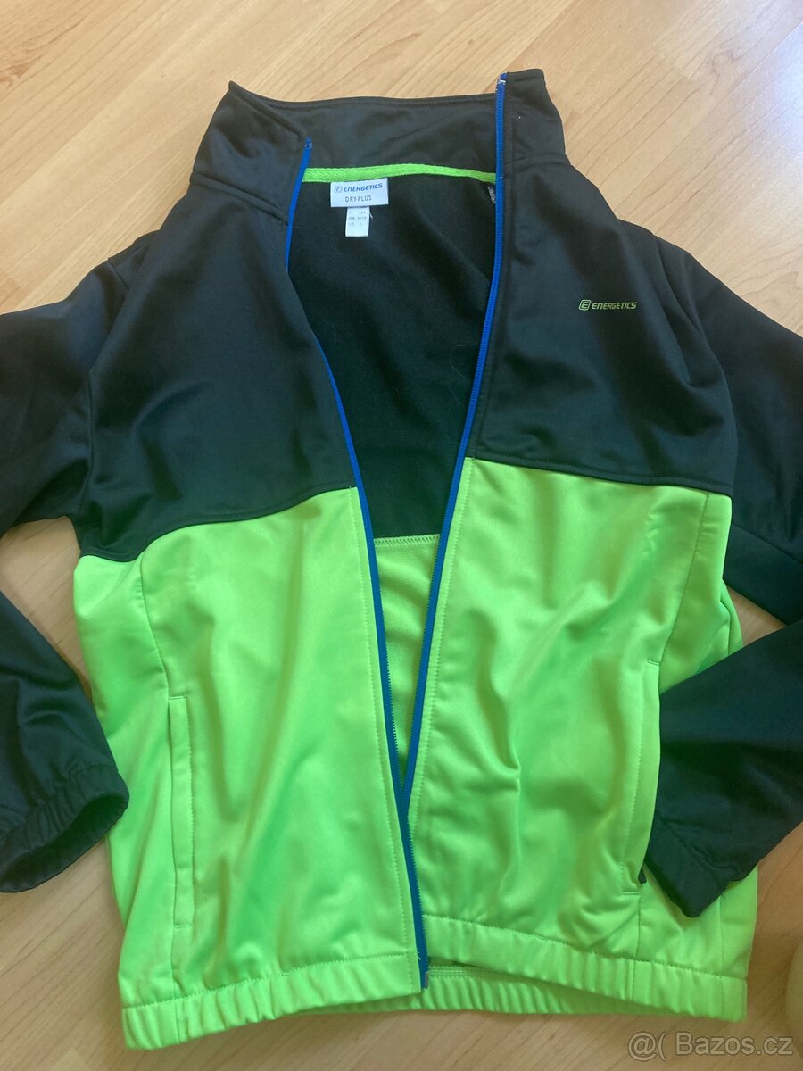 Lehká sportovní bundička