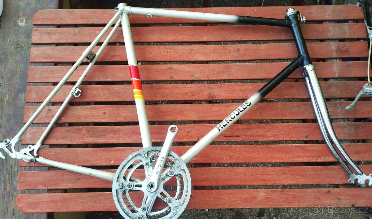 Kvalitní XL ocelový rám Cro-Mo 63 cm, hliníkové kliky