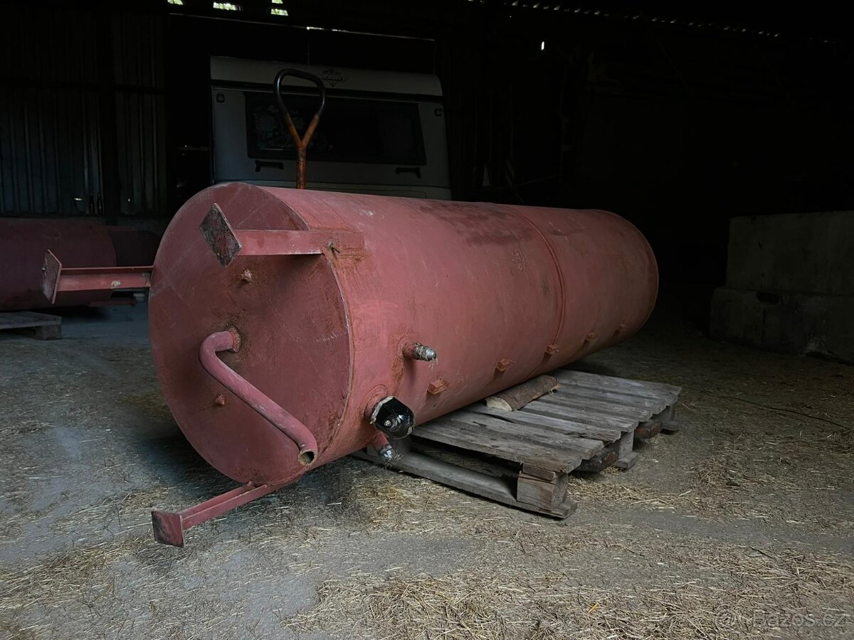 Nádrž 650 l.