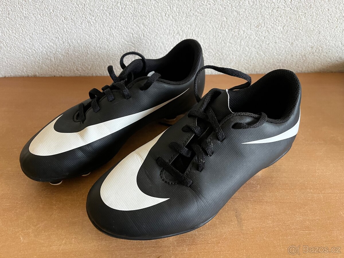 Kopačky Nike, velikost 35,5