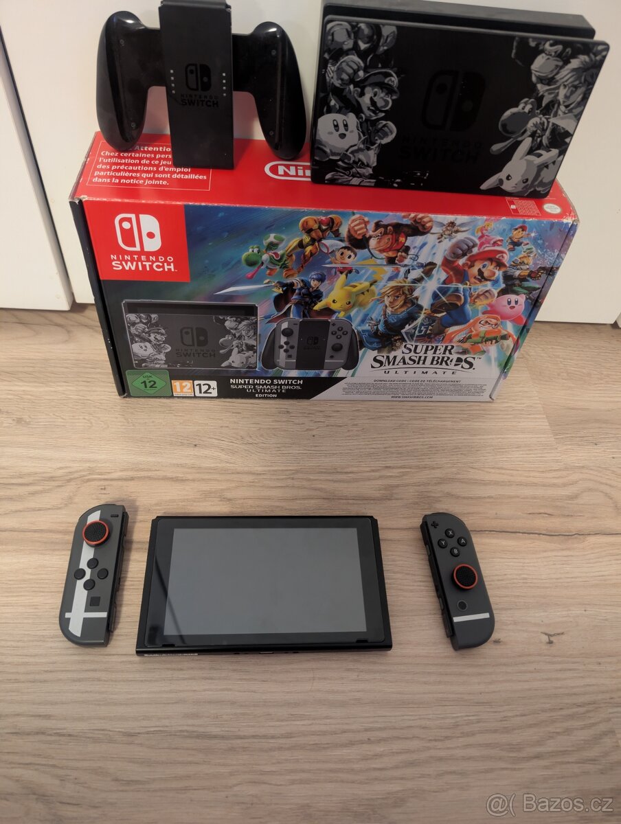Nintendo Switch Smash Bros Edice + náhradní Joy-Cony + hra
