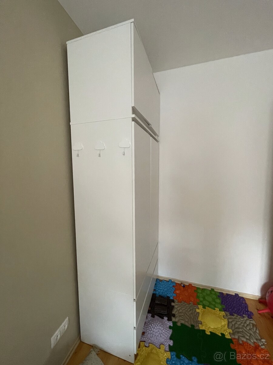 Šatní skříň Akord