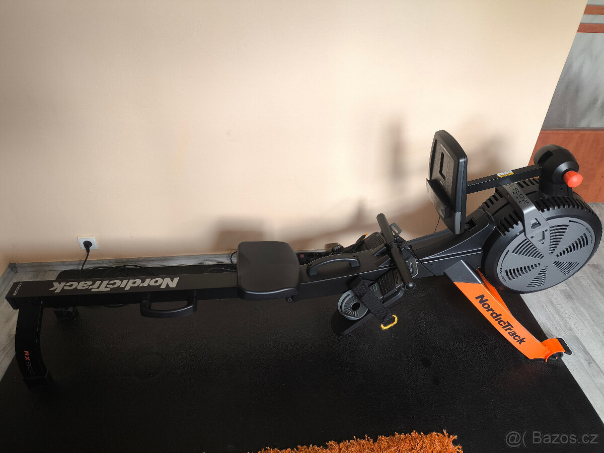 Veslovací trenažér zn. Nordictrack RX 800