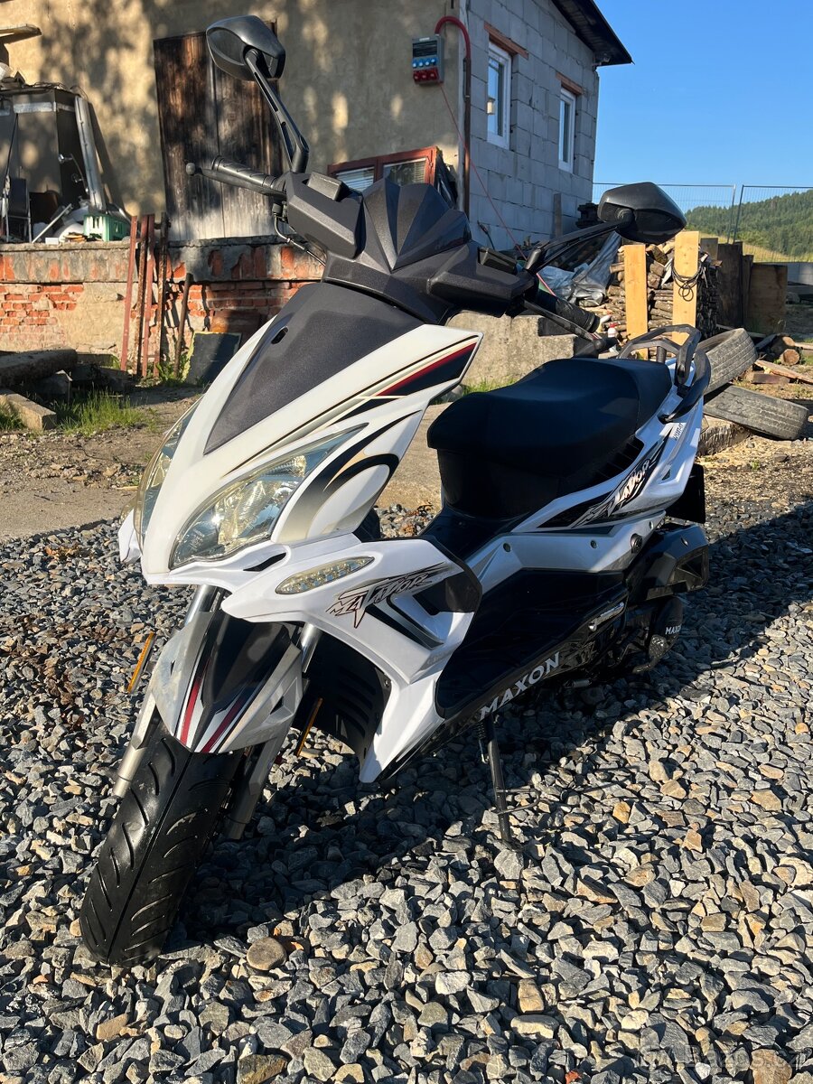 Skútr matador maxon 125