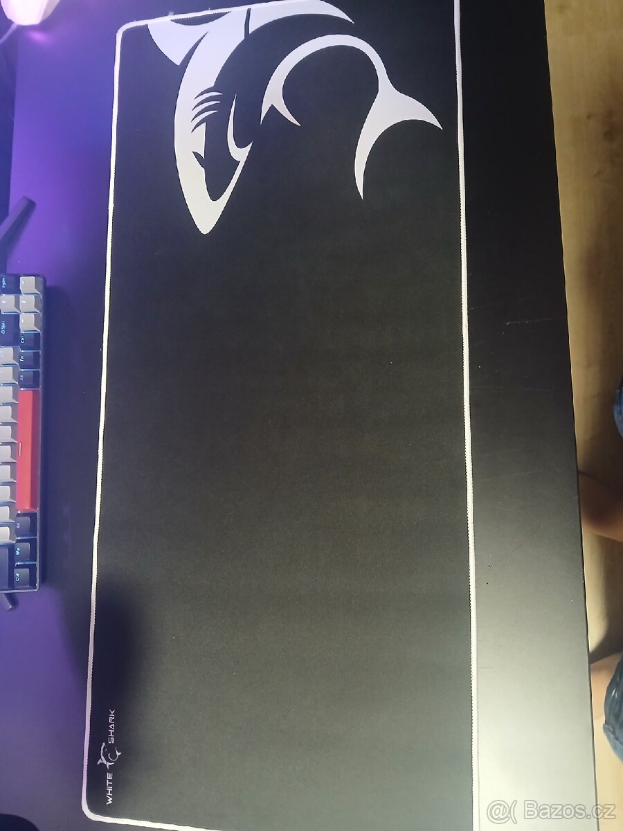 Shark podložka pod myš,je jak nová
