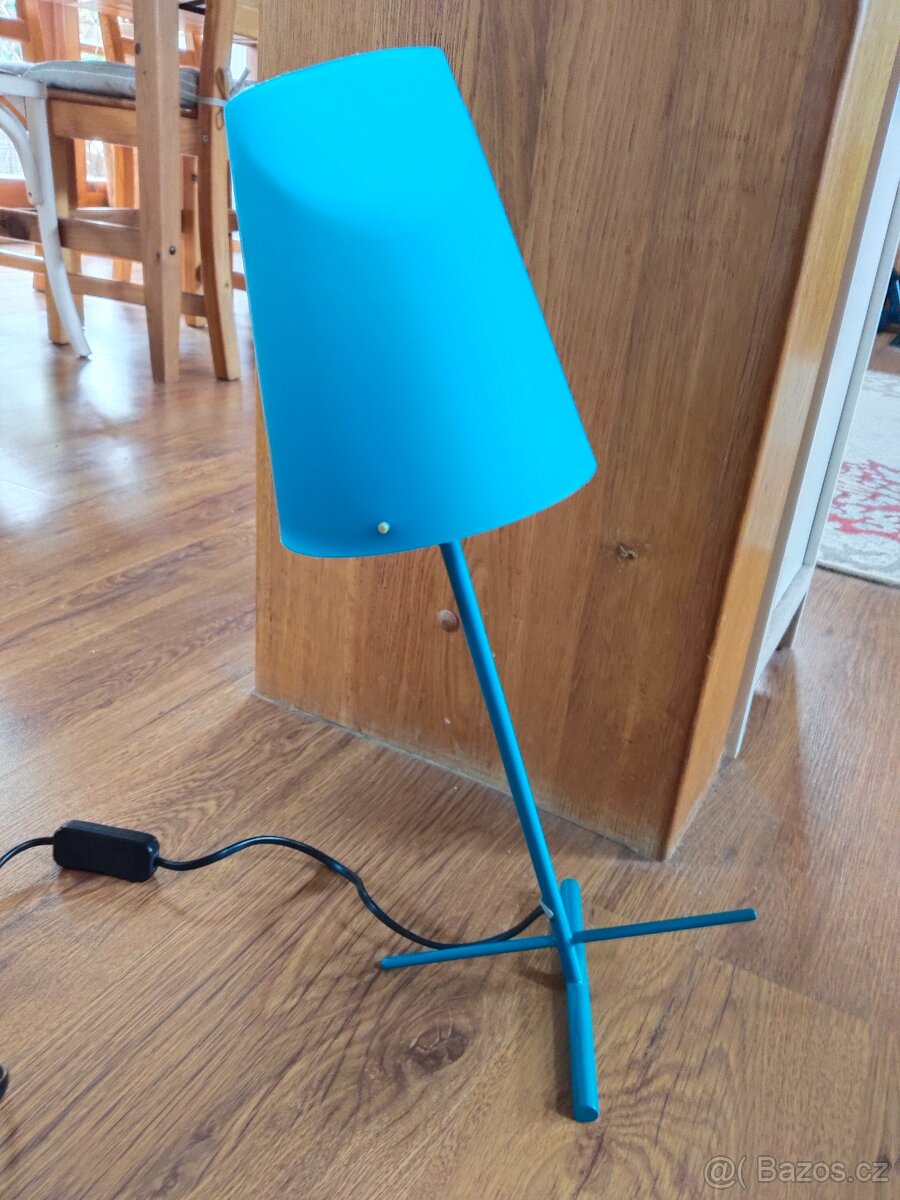 Lampička na stůl nebo komodu