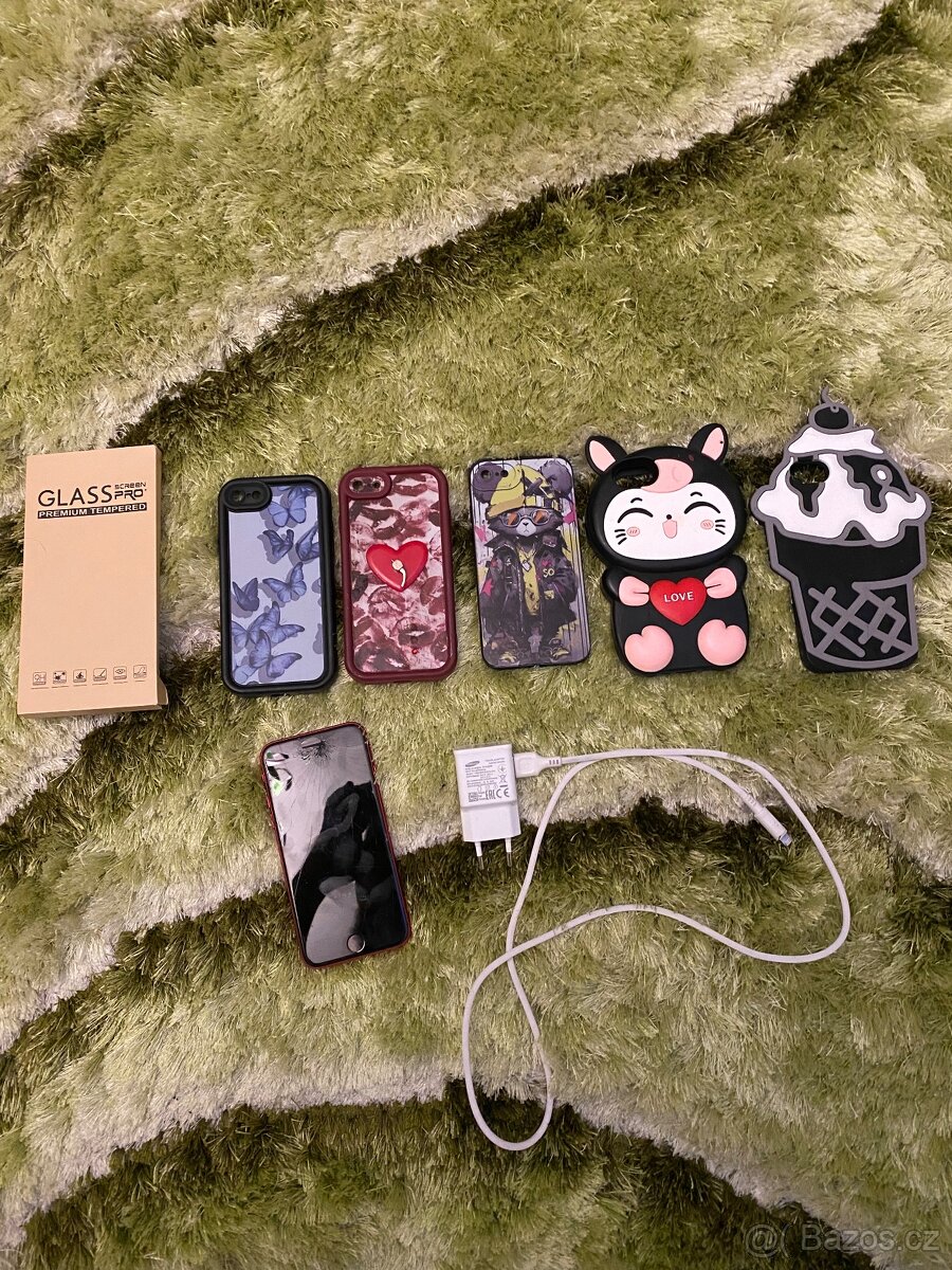 iPhone SE 2022 , 64gb , stále měsíc v záruce