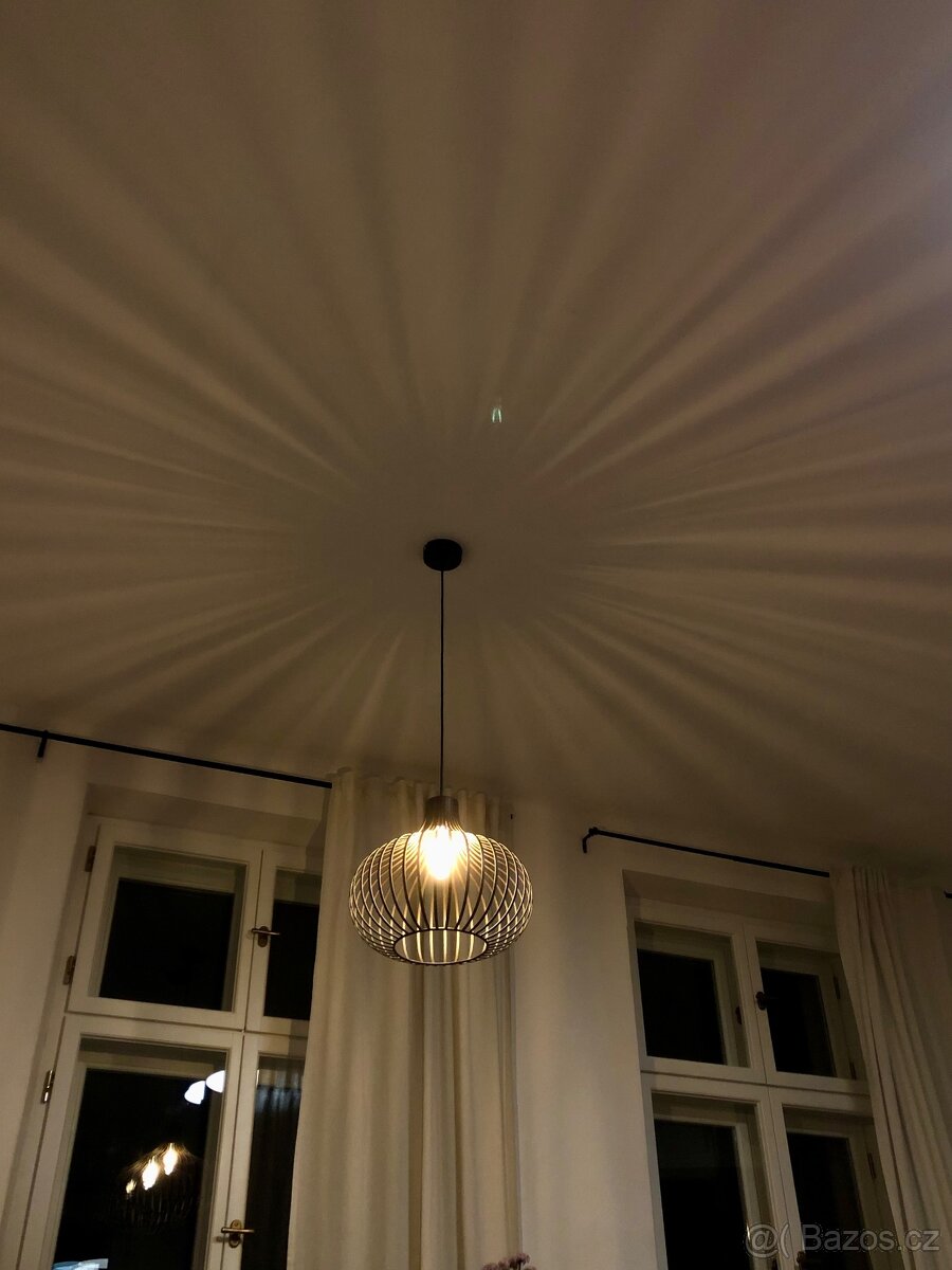 Kovová lampa/lustr