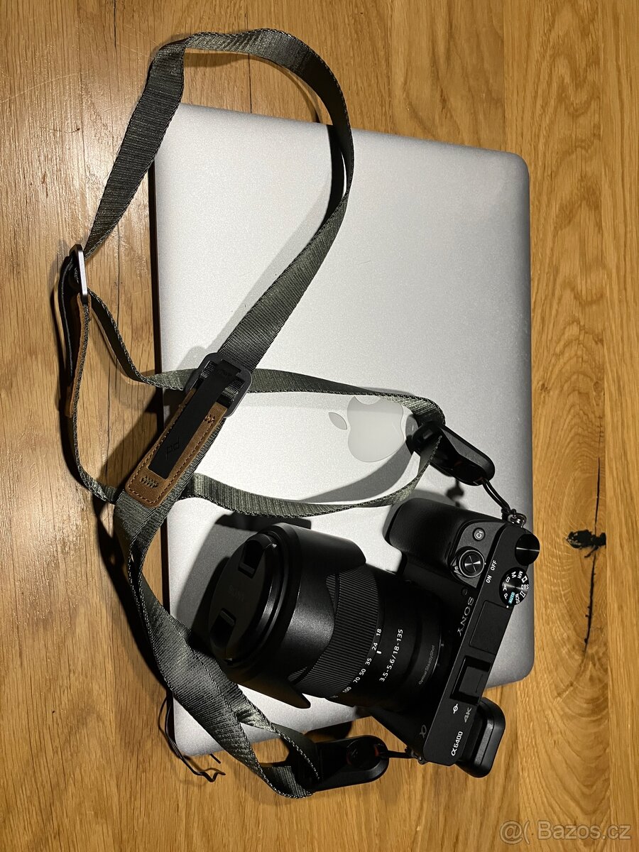 Sony Alpha A6400 + Sony 18-135mm + Sony 15-50mm