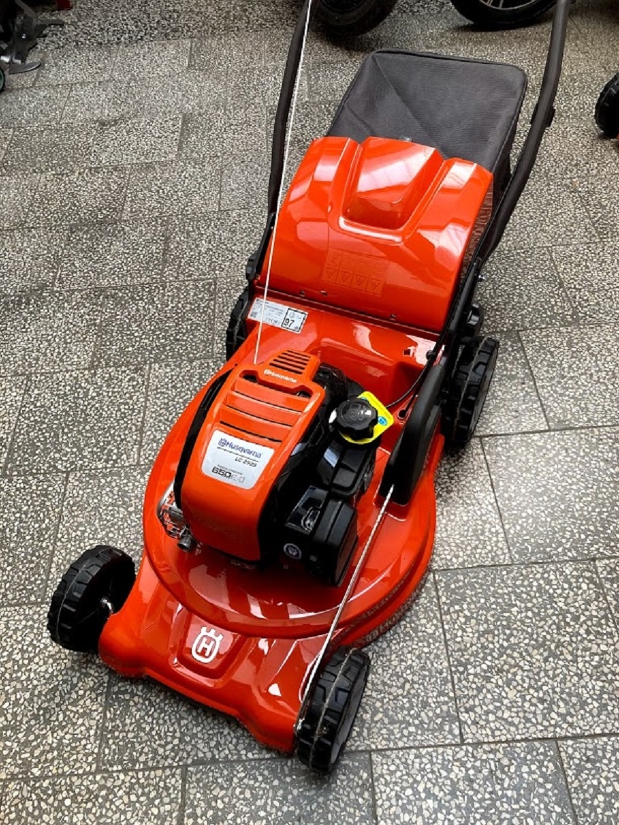 Motorová sekačka Husqvarna LC 253S