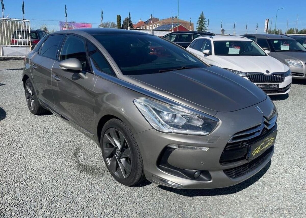 Citroën DS5 2.0 HDI nafta manuál 120 kw