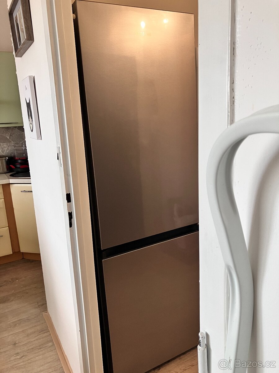 Lednice s mrazákem Samsung