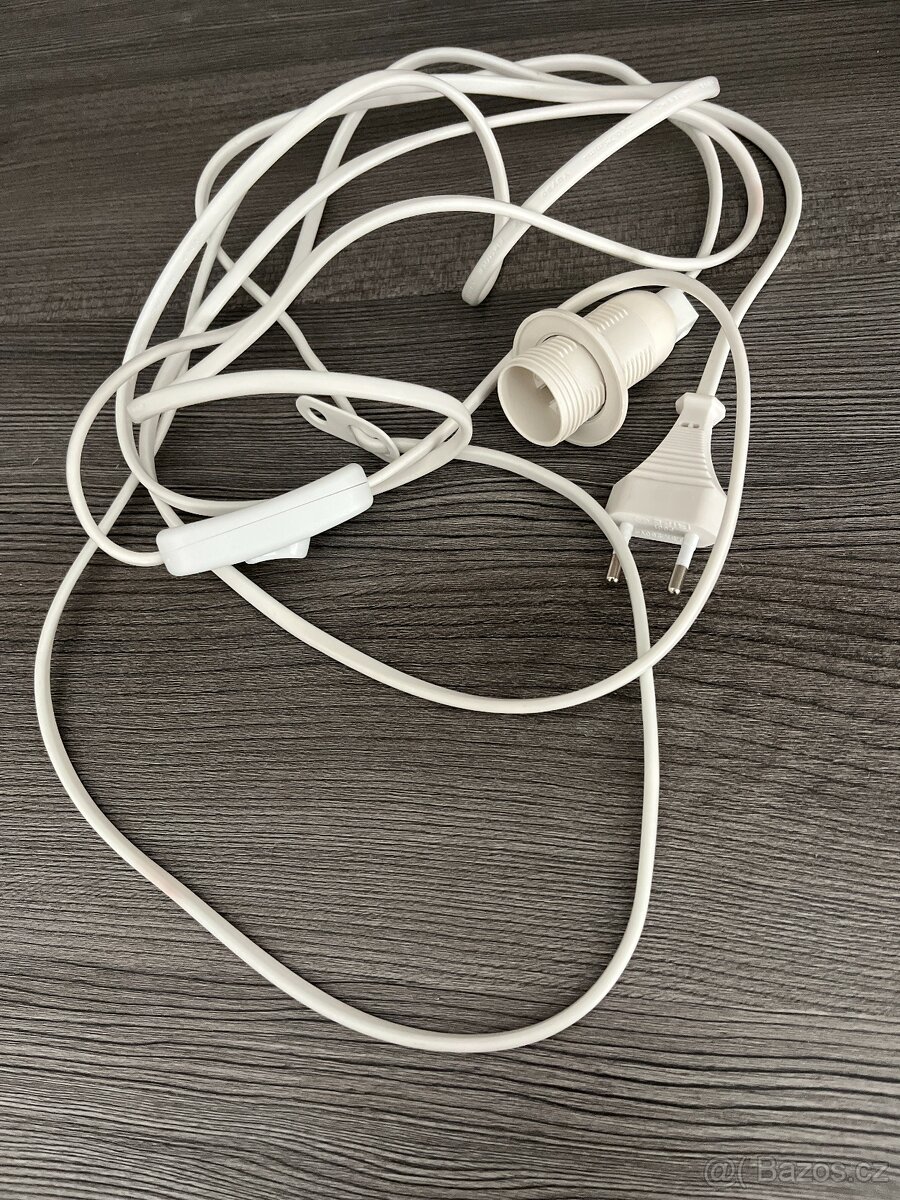 STRLA Kabel se zástrčkou, bílá, 4 m