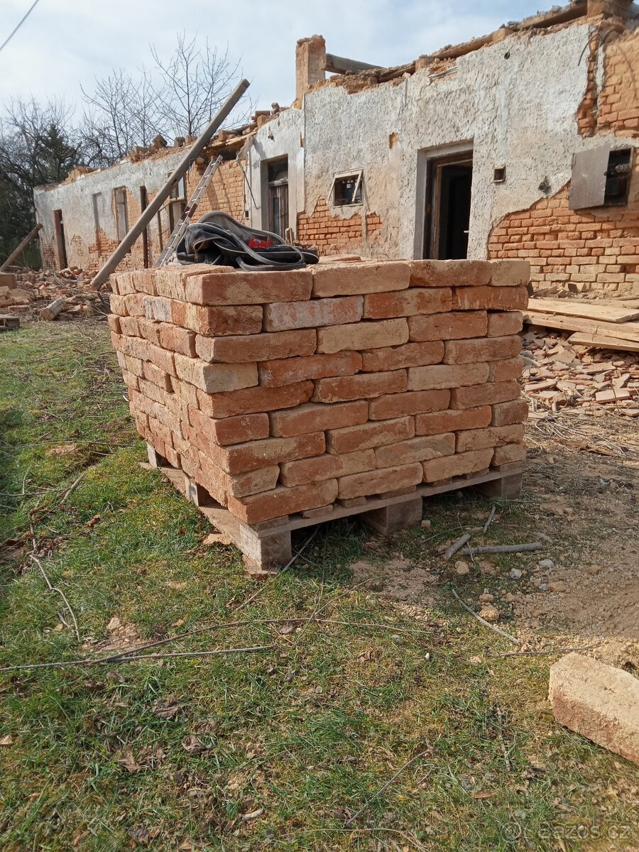 Prodám staré cihly