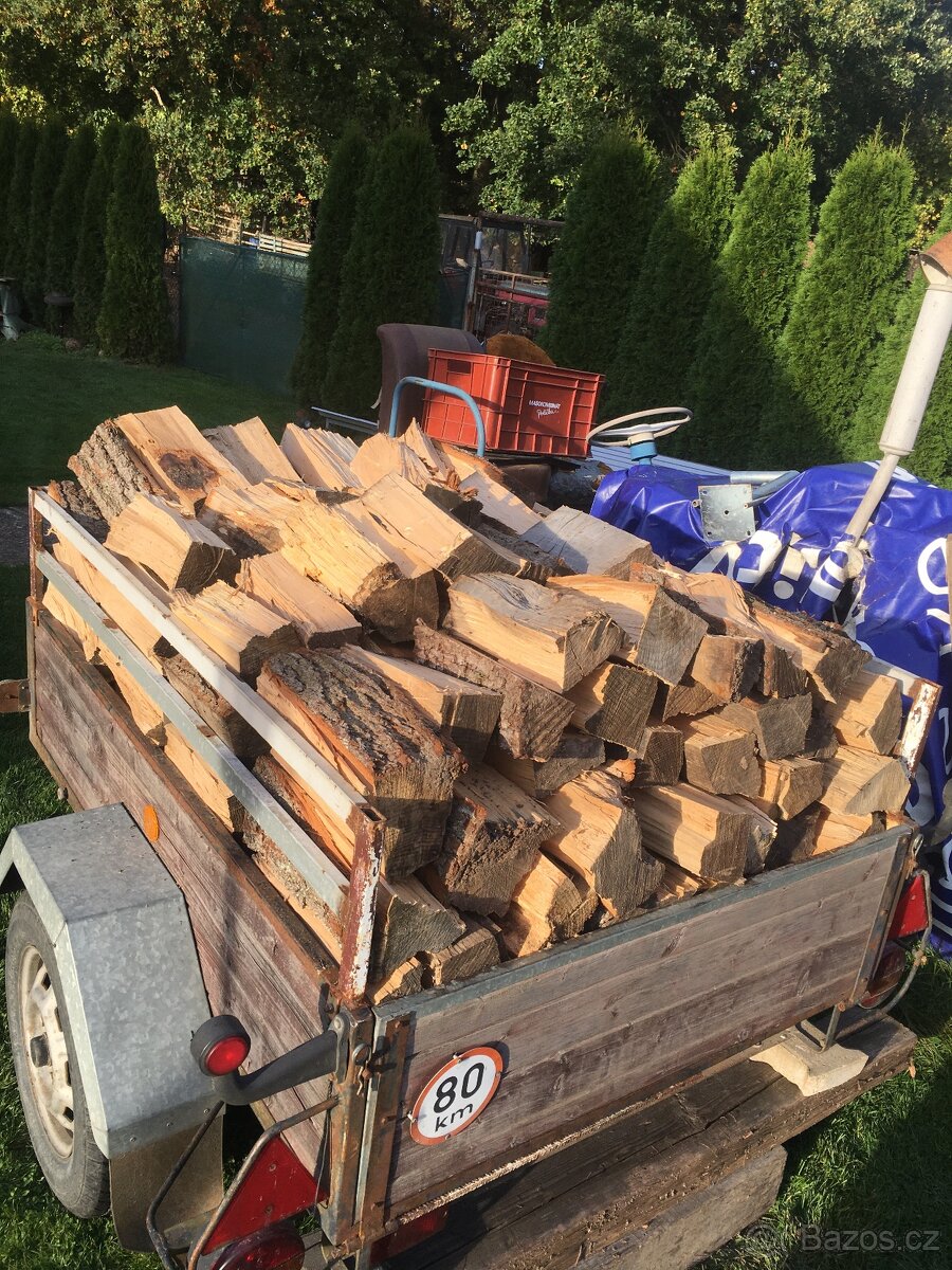 Kubík suchého měkkeho dřeva