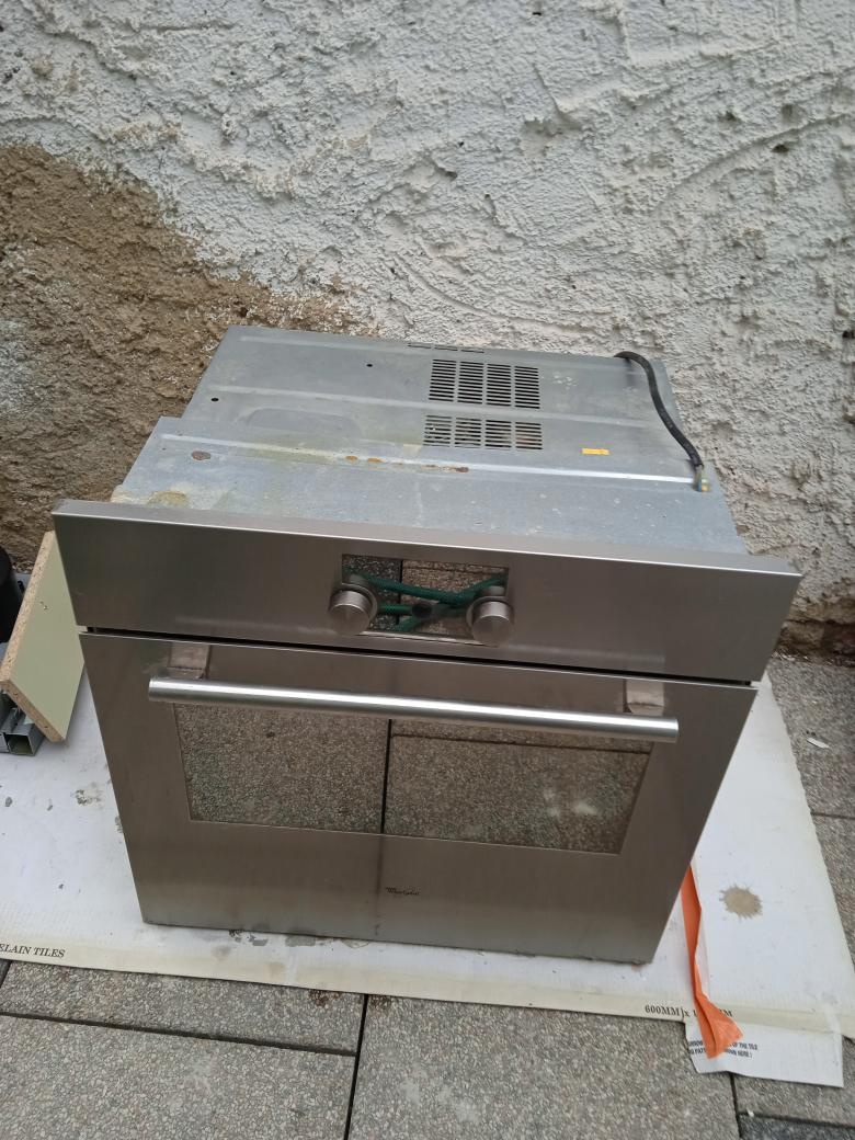 Vestavná trouba WHIRPOOL pyrolýza gril