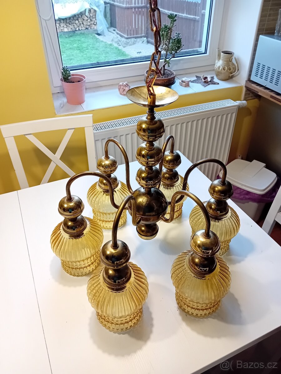 Starý mosazný lustr z 80 let