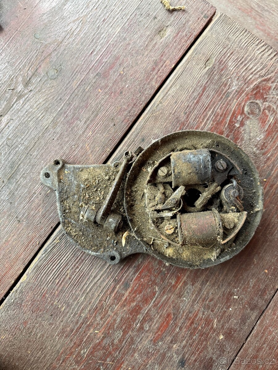 Jawa 100 Robot - zapalování