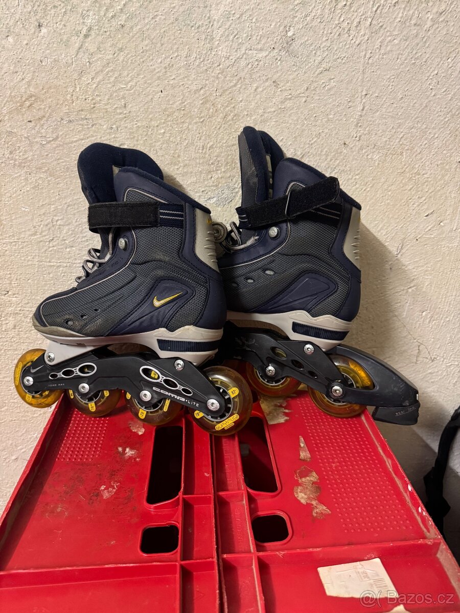 Kolečkové brusle Nike mondo , velikost 35.