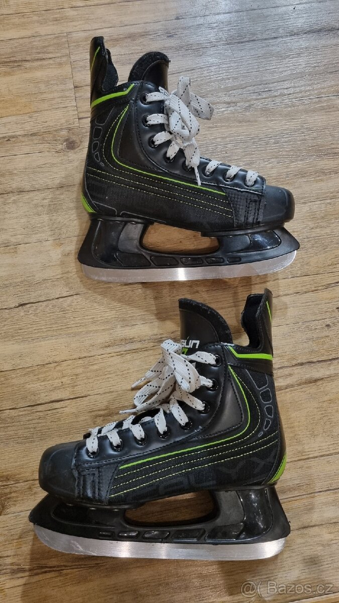 Chlapecké lední brusle 36