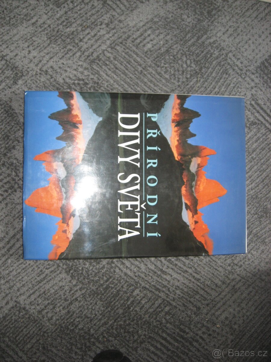 Cestovní a vojenské knihy.