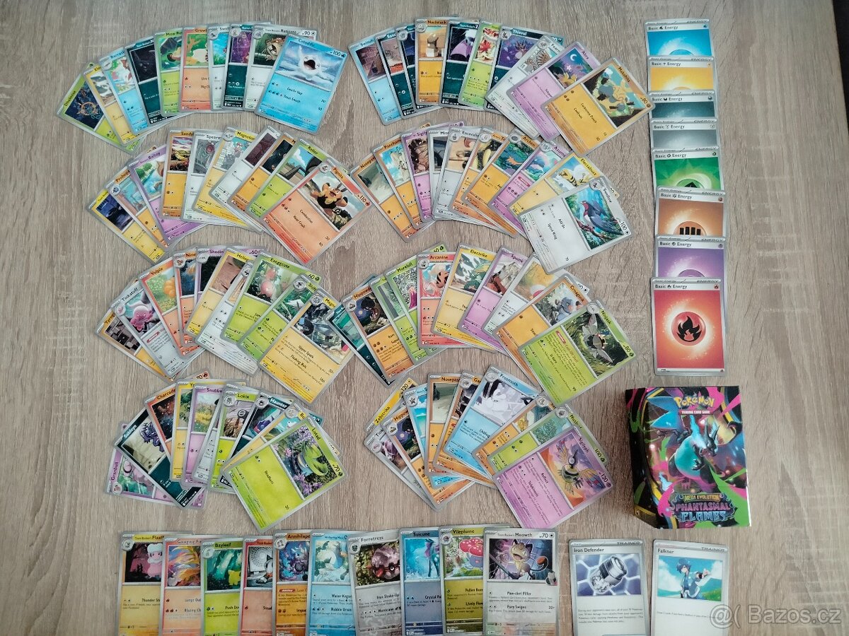 Pokémon karty originál, 100ks + krabička Charizard