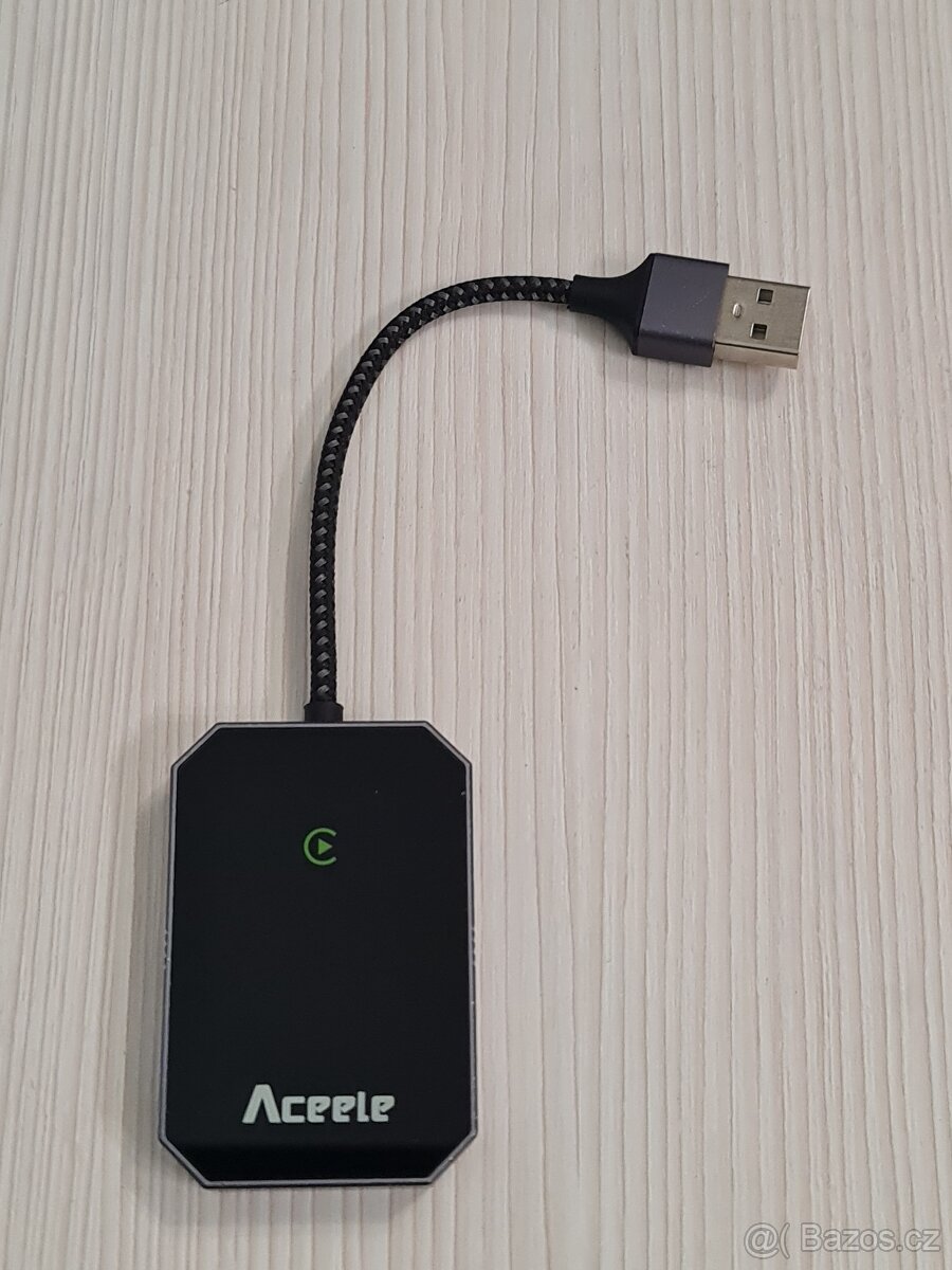 Bezdrátový adaptér CarPlay