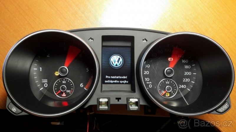 Budíky Golf 6 5K0920883 barevný maxidot