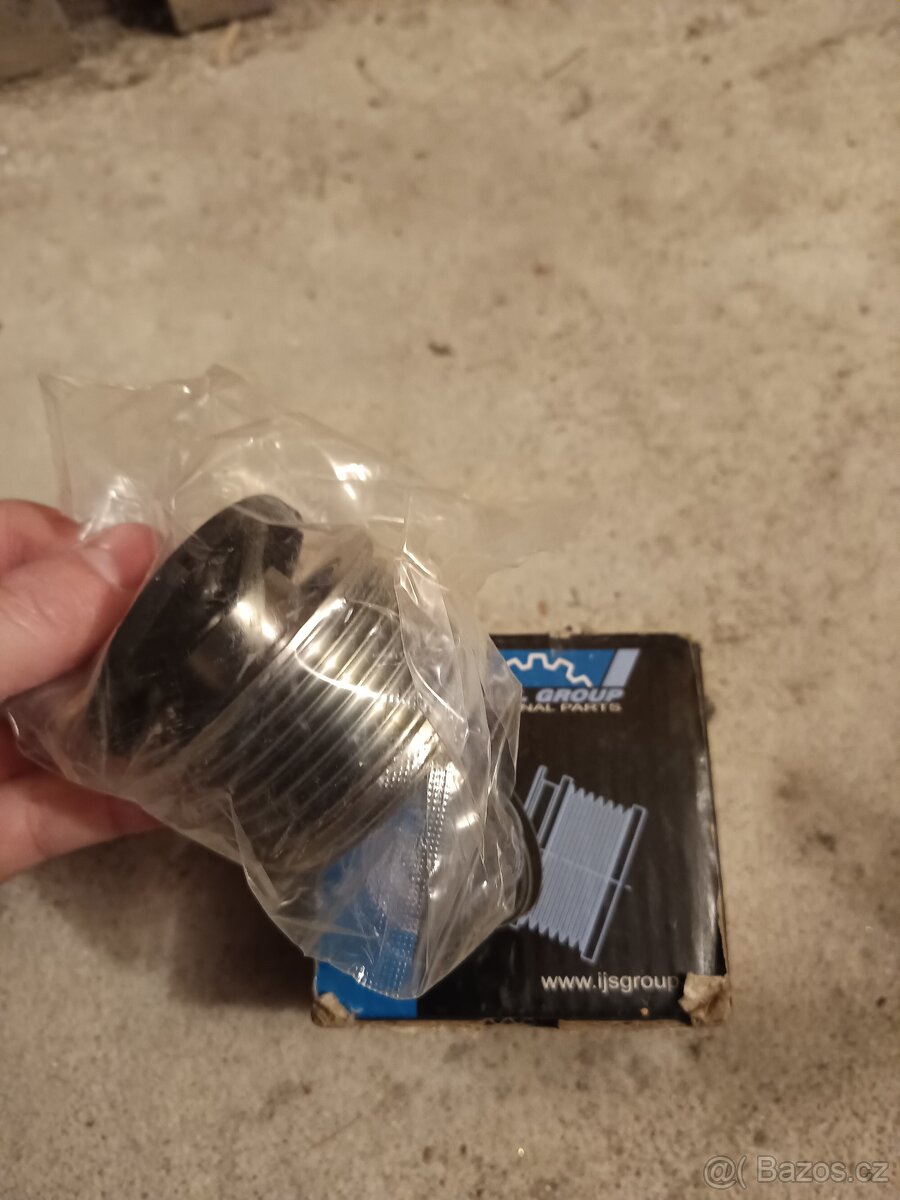 Volnoběžná řemenice alternátoru BMW E60