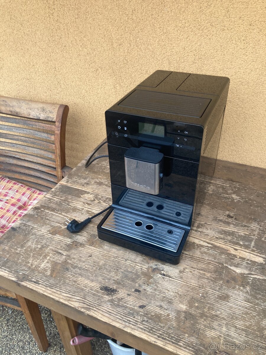 Automatický kávovar Miele CM 5310 Silence Obsidian