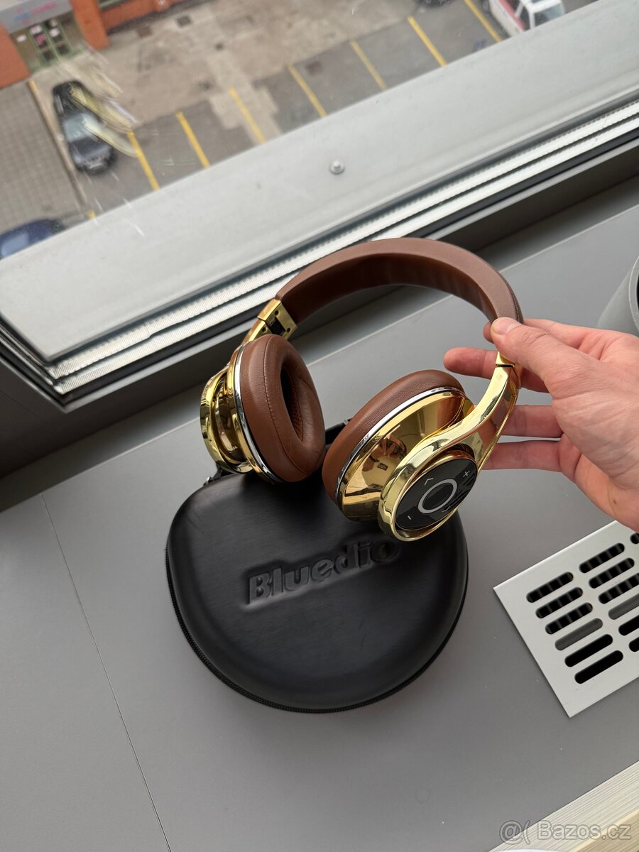 Bluetooth sluchátka Bluedio UFO – velmi dobrý stav