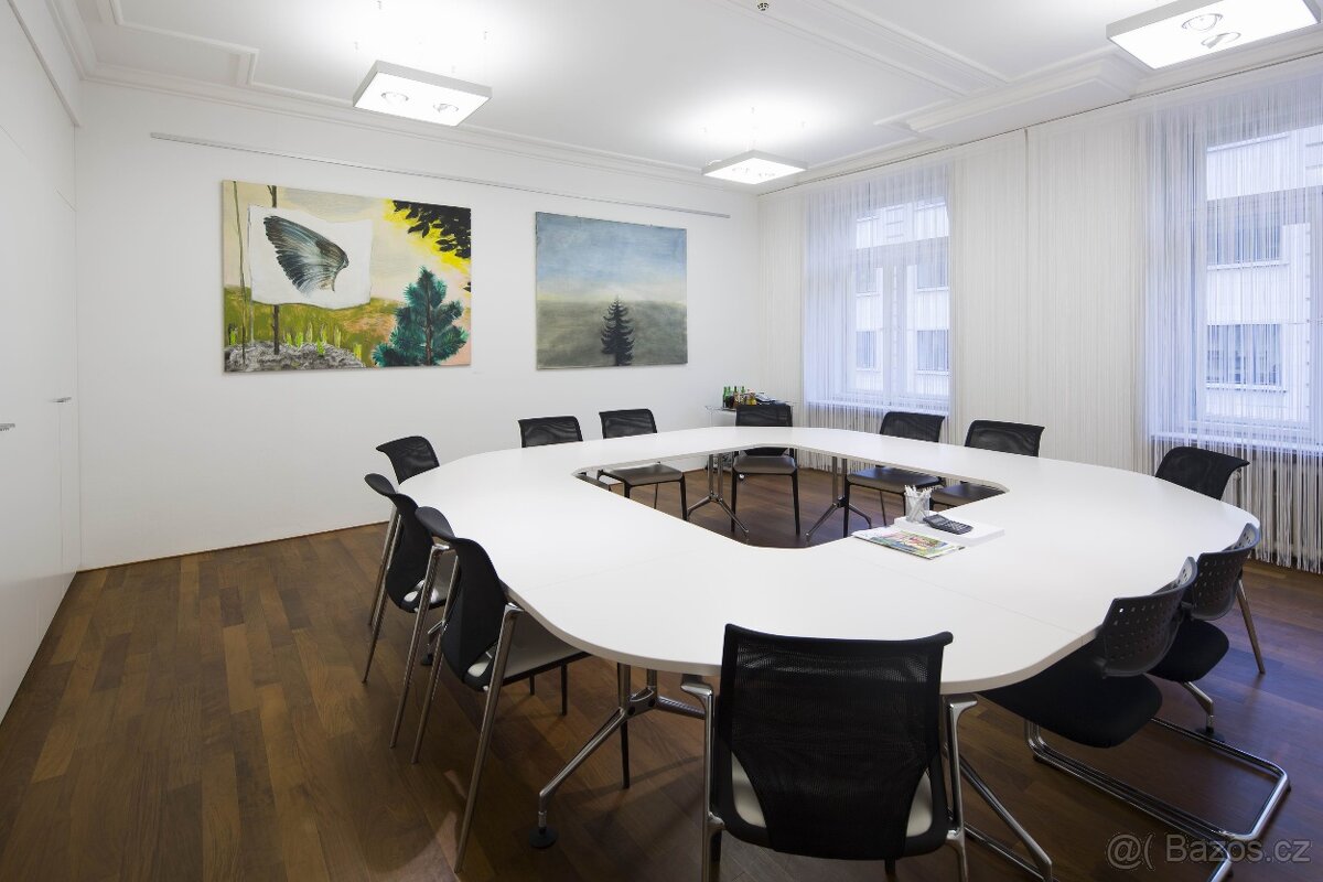 Zasedací, jednací stůl VITRA Eames