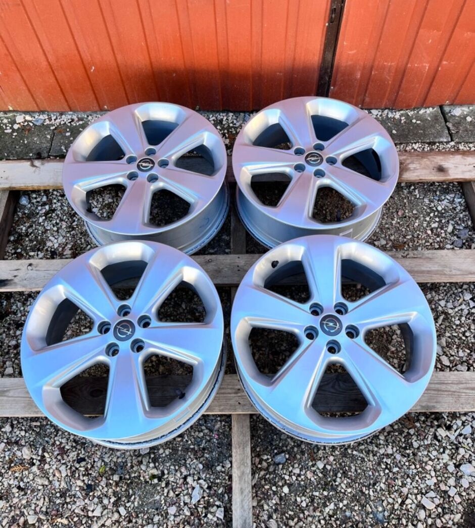 5x105 R18 originál alu Opel Mokka X