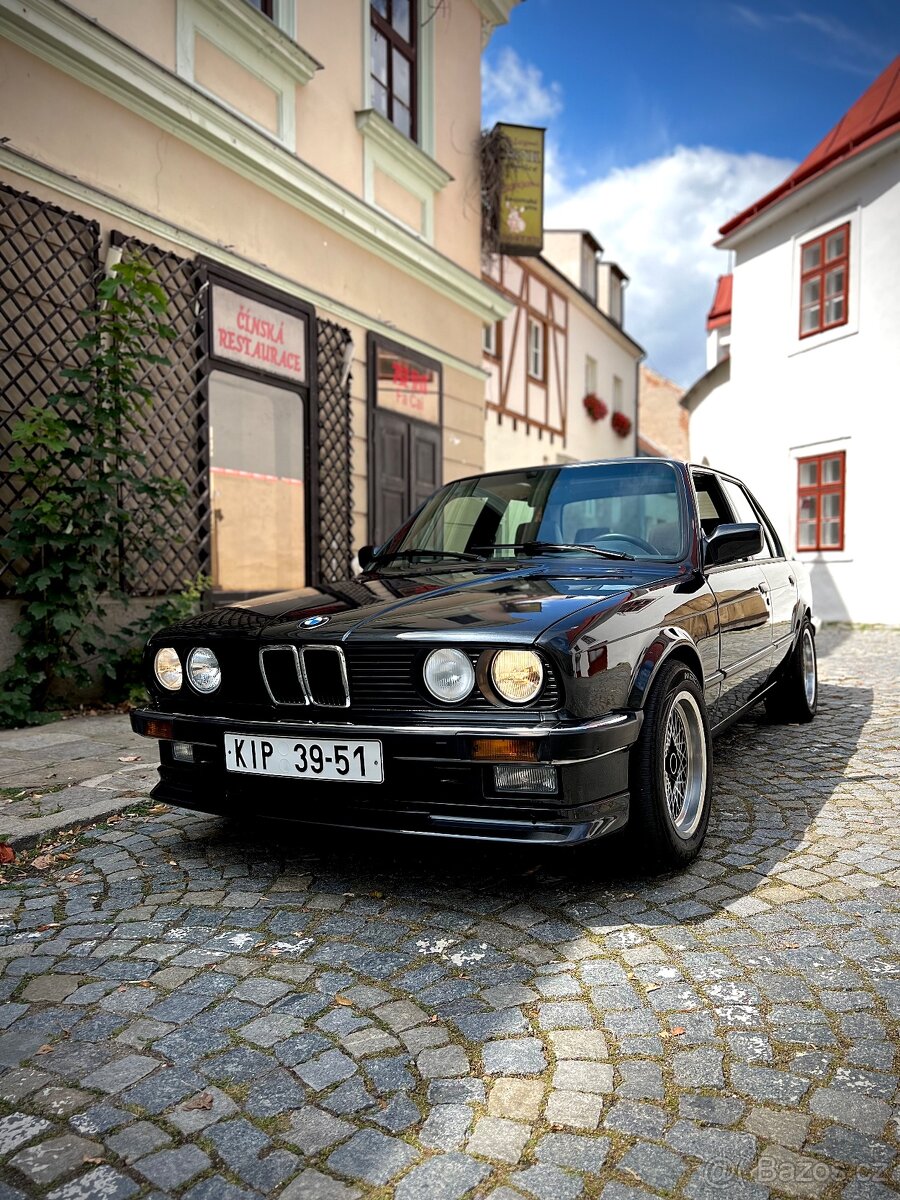 BMW E30 325e - Top stav