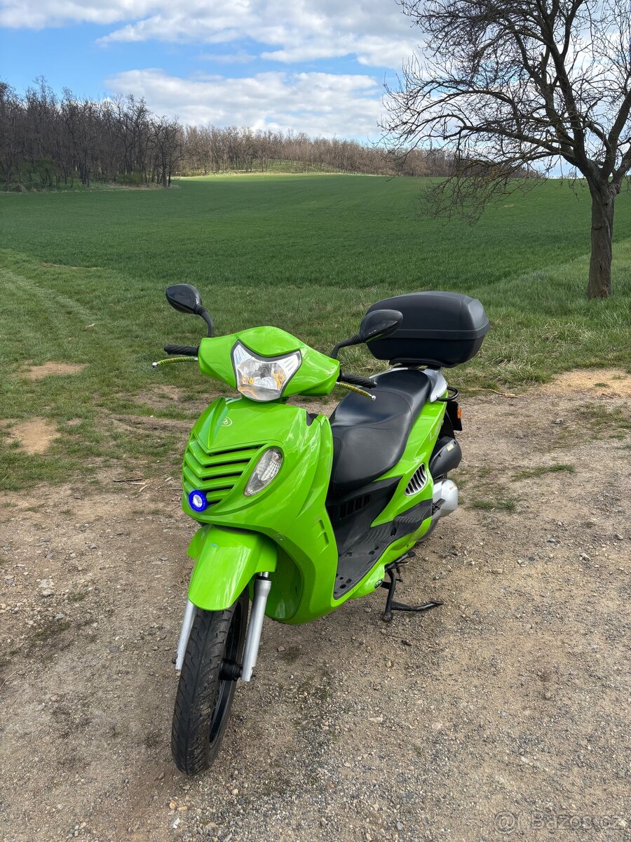 Prodám skútr 125 4t