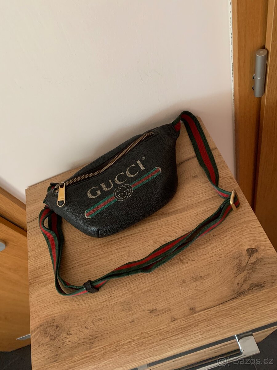REZERVACE Černá Ledvinka Gucci Originál
