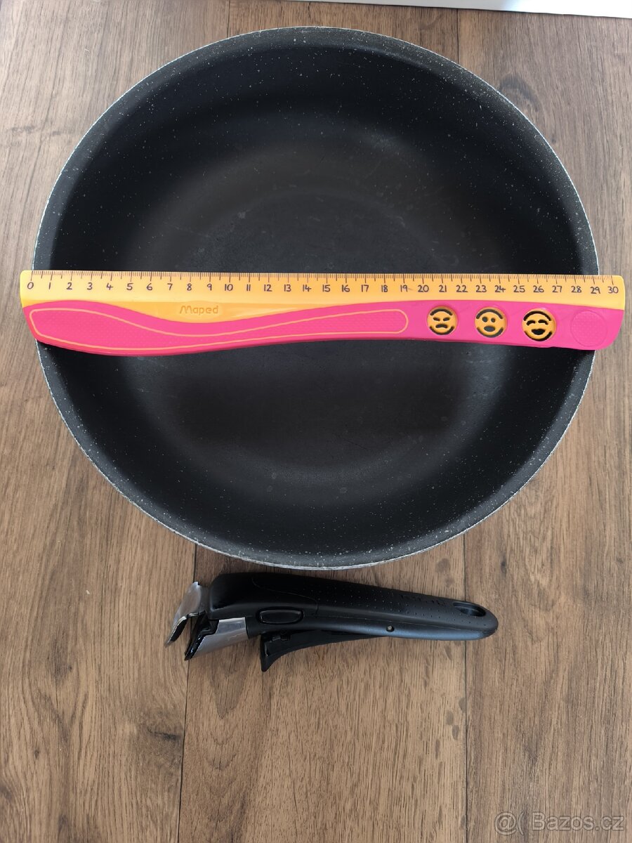 Hluboká pánev Tefal s odjímatelnou rukojetí