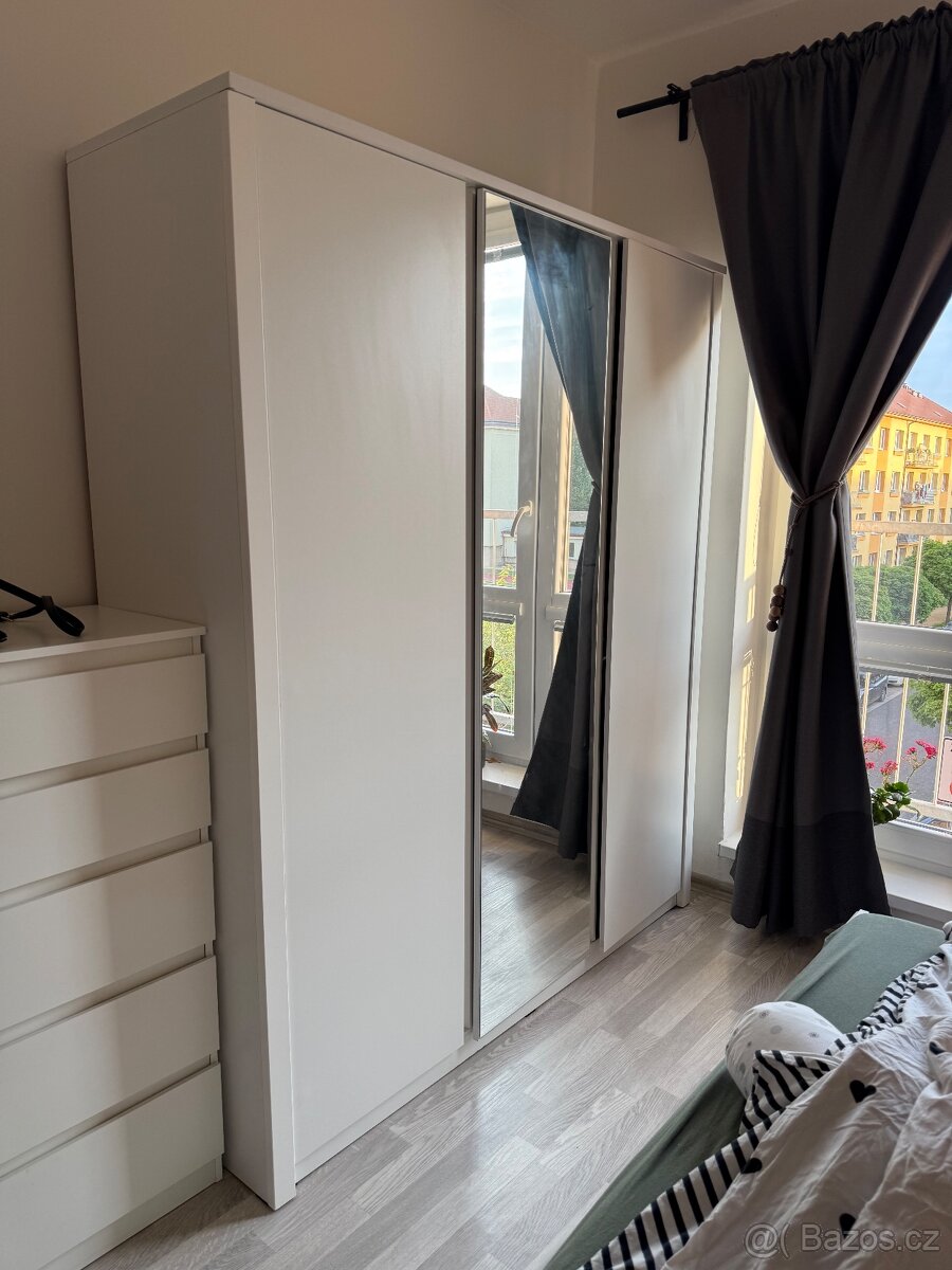 Šatní skříň JYSK
