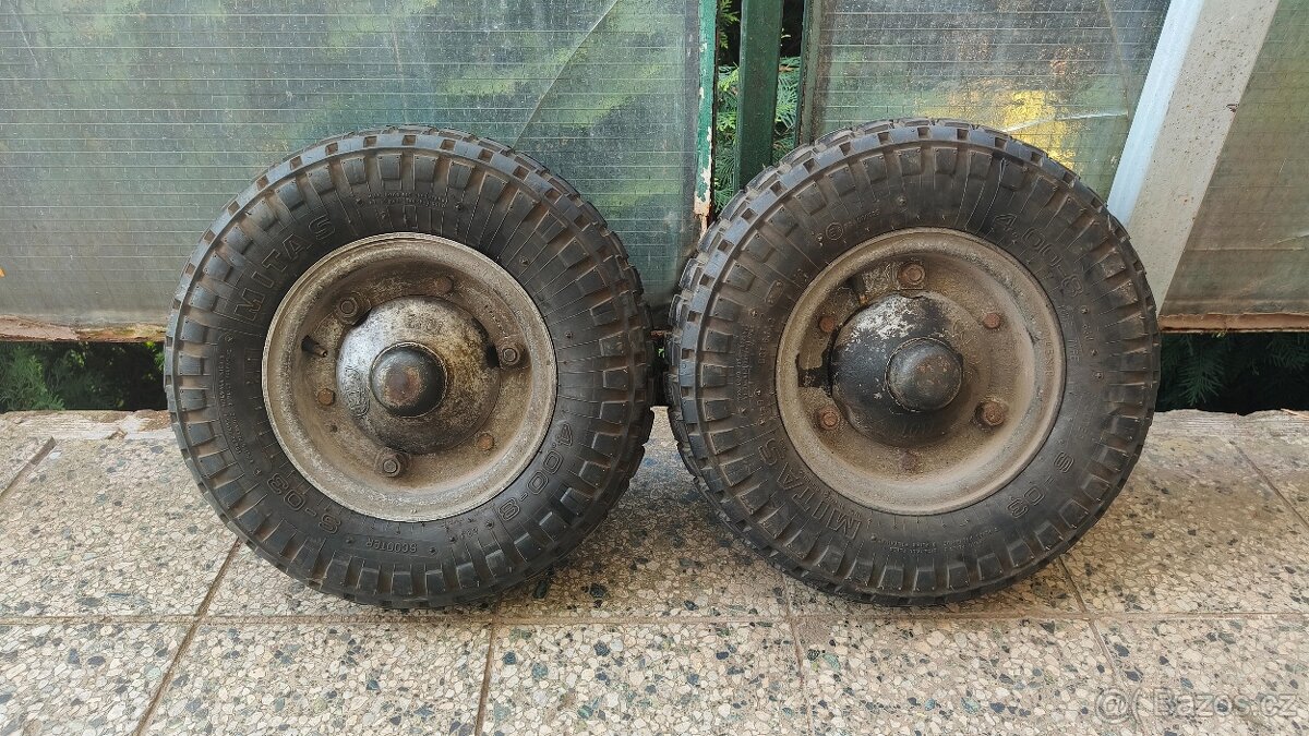 Kola s pneu na vlek